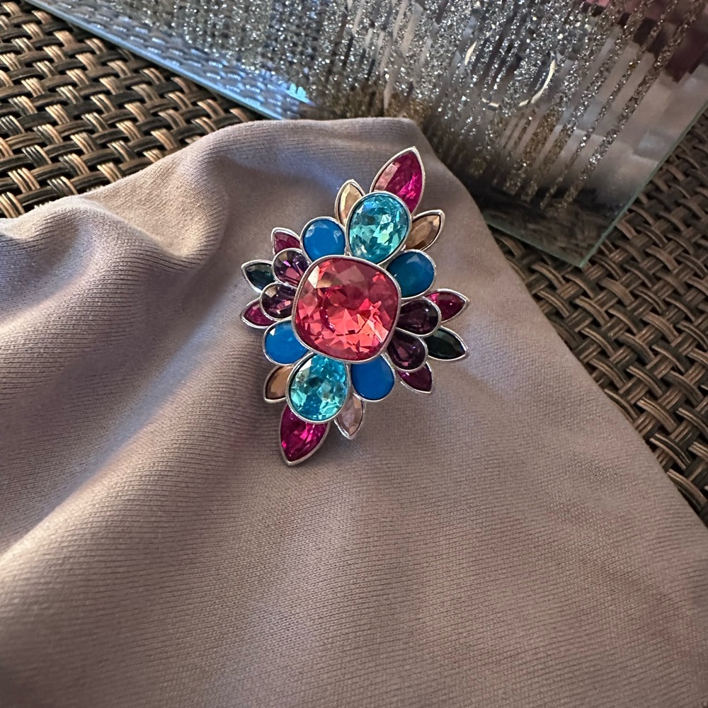RARE Swarovski Cardinal Pink and Blue Gemstone Floral Ring - Size 52/6 - Picture 3 of 6